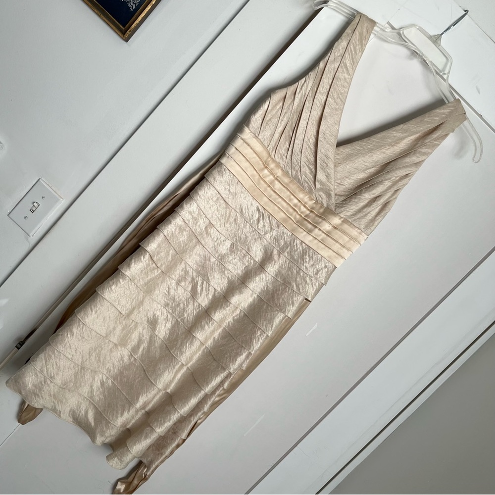 10 Adrianna Papell champagne Aline ruffle layer bow knee wedding bridal dress